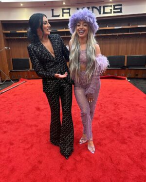 Gionna Daddio Instagram - Happy HOF ✨

& I love you @pamelaanderson 🖤