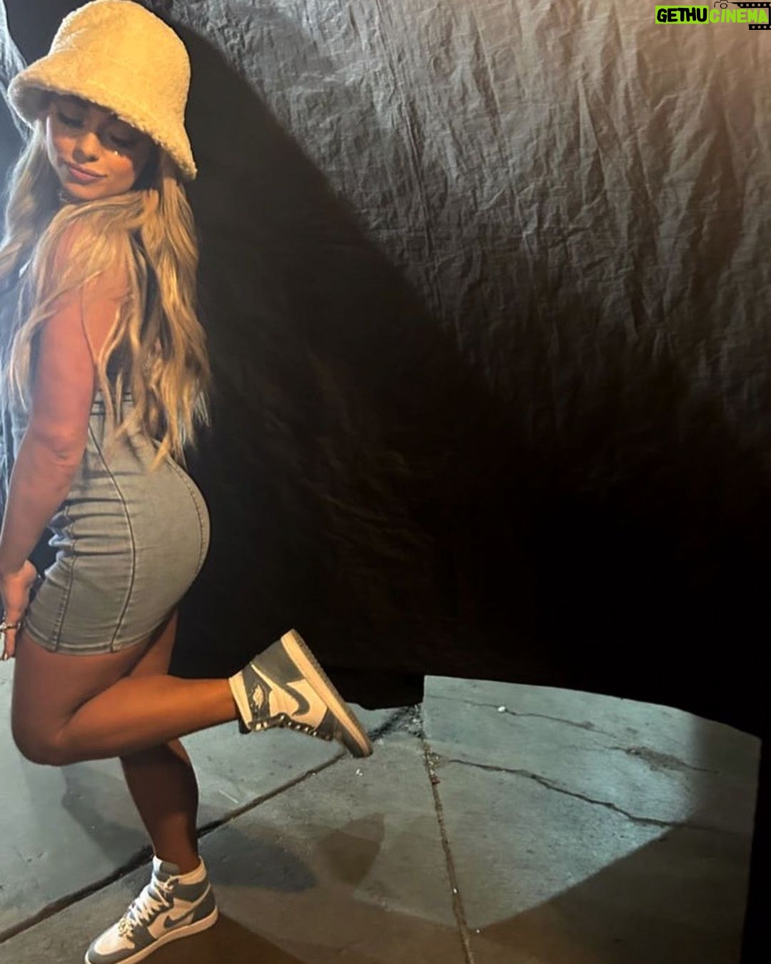 Liv Morgan Instagram - Love u forever Vegas 🖤✨💸