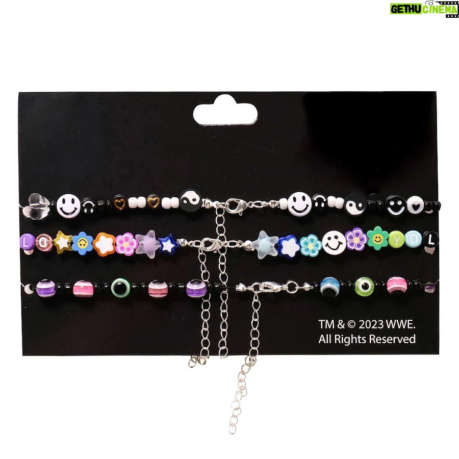 Liv Morgan Instagram - Y’all 🥹 We have been working on these necklaces for almost a YEAR so that they could be absolutely perfect for YOU 🫶✨ These adjustable beaded necklaces are almost exact replicas of the ones I hand make myself and wear to the ring 😊 You can order now on the official WWE shop online, hope u enjoy 🙏🤩