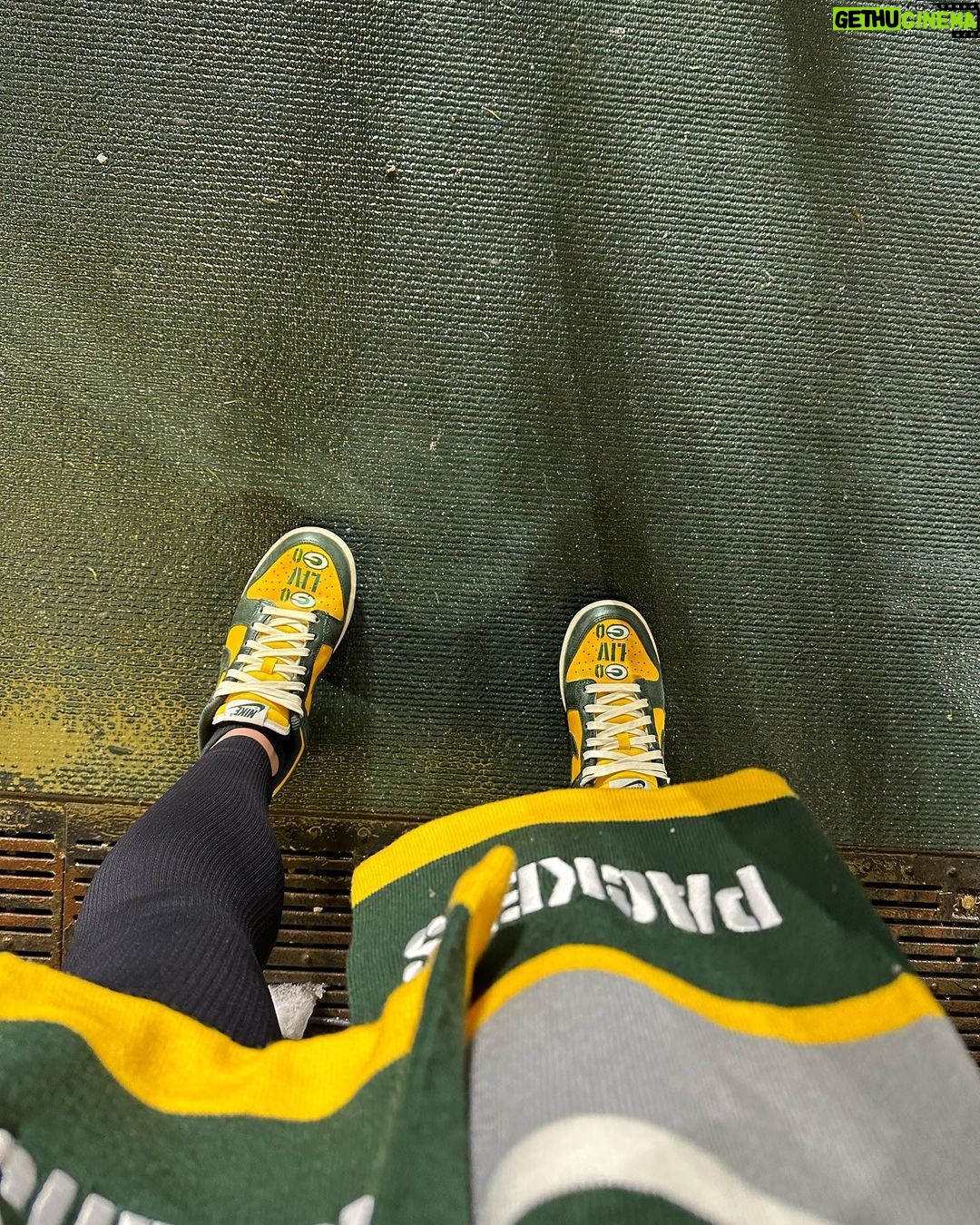 Liv Morgan Instagram - This year, I am joining the @packers for the @nfl My Cause My Cleats campaign πππ§β¨ You can now bid on my custom worn & autographed LivxPackers themed Nike dunks that I wore the the Packers *winning* game π where 100% of the proceeds are going to be donated to The Boys and Girls Club β¨ The Boys and Girls Club mission is to help enable all young people across the world to reach their full potential. They create equal opportunities and experiences for youth despite who they are, where they come from, & what their circumstances are π«Ά If you can, Bid now π₯°π https://nflauction.nfl.com/iSynApp/auctionDisplay.action?sid=1100783&auctionId=&selectedCatId=-1