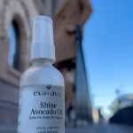 Livia Brito Pestana Instagram - Retocar mi aceite de aguacate se ha vuelto mi nueva obsesión♥️🥑 Mi aliado en toda sesión: @evaavobeauty .Aprovechen el 20% de descuento que tienen en toda la tienda… ya verán que lo amarán como yo 🙈
