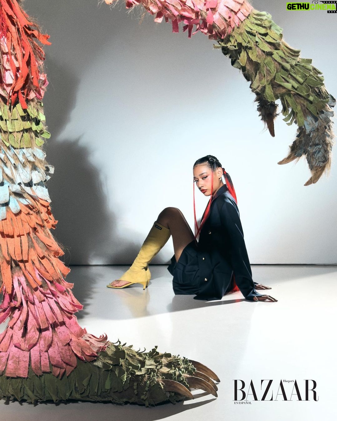Lizeth Selene Instagram - una pequeña historia con la piñata enchilada🪅 para @harpersbazaarmx shoot in iphone x @ricardoramosphoto makeup @adrianglezc styling @alo_murillo_ hair @ernestovargas_hair @el_lanco @elcontadior @majoguzman muchas gracias súper team!💘