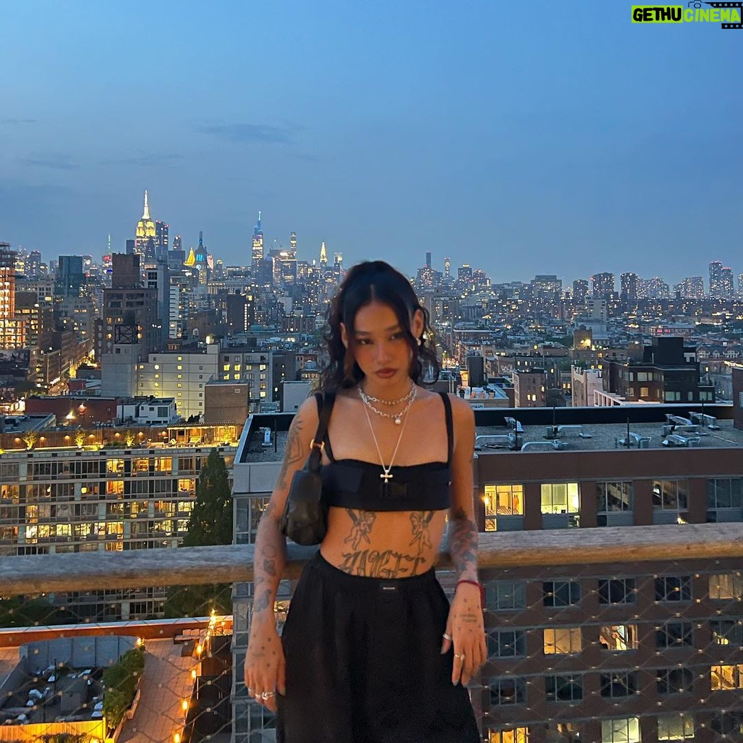 Lizeth Selene Instagram - @kiehlsmx x new yorkkkk🗽