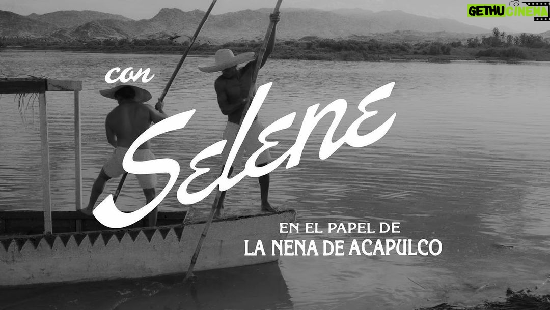 Lizeth Selene Instagram - AQUEL BOLERO VIDEO OUT NOW lloro y lloro viendo una y otra vez porque me desnuda el alma. es mi proyecto favorito. todo hecho con pudo sudor y amor acapulqueño. la primer toma es un homenaje a la gran señora maria felix, representamos la Virgen de los mares (enterrada en una isla en Acapulco), la lancha de pescador que no puede faltar y que representa a mi abuelo eduardo qué pasó toda su vida en una de esas sacando peces, un bar tropical solo como los qué hay por allá y la Laguna de coyuca, donde el mar, el río y la Laguna se encuentran.🤍 fue un sueño representar una pequeña parte de mí junto a pura banda chingona, que llamo familia… literal. se me pone la piel chinita ver todas las personas involucradas; en especial a mis primos. nunca había tenido un día tan especial como lo fue ese. por coincidencia toda mi familia estaba en el puerto y todos se involucraron de cierta forma, hasta solo energéticamente.🤍 no hay amor tan grande puesto en un video tanto como este. y amor del mas puro. MUCHAS GRACIAS, disfruten y sientan esta pieza tanto tanto tanto como nosotres. Y ARRIBA LA COSTA DE GUERRERO!!! 🐚🤍 EN LA ROLA @saakmusic @justrogermusic @dahiusongwriter @luisdiazz EL DREAM TEAM🪸🌴🤍