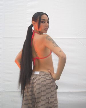 Lizeth Selene Instagram - backstage del @cocacola_flow x @adrianglezc❤️‍🔥 

makeup @adrianglezc 
hair @interdimensionalife