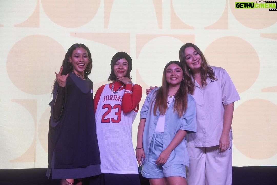Lizeth Selene Instagram - in forum cdmx @jumpman23 una noche increíble lleno de mujeres inspiradoras y poderosas en la comunidad del sneakergame. siempre agradecida d poder representar y usar mi voz tanto como hablando como cantando! gracias🤍🤍🤍🤍 a todo el team mexa Nike q quiero mucho y a mi equipo hermoso en este camino @mafherluna @roynorman @raul_al @nayelidealba_ @interdimensionalife @adrianglezc @mehmoo @mefistomelies 🪴