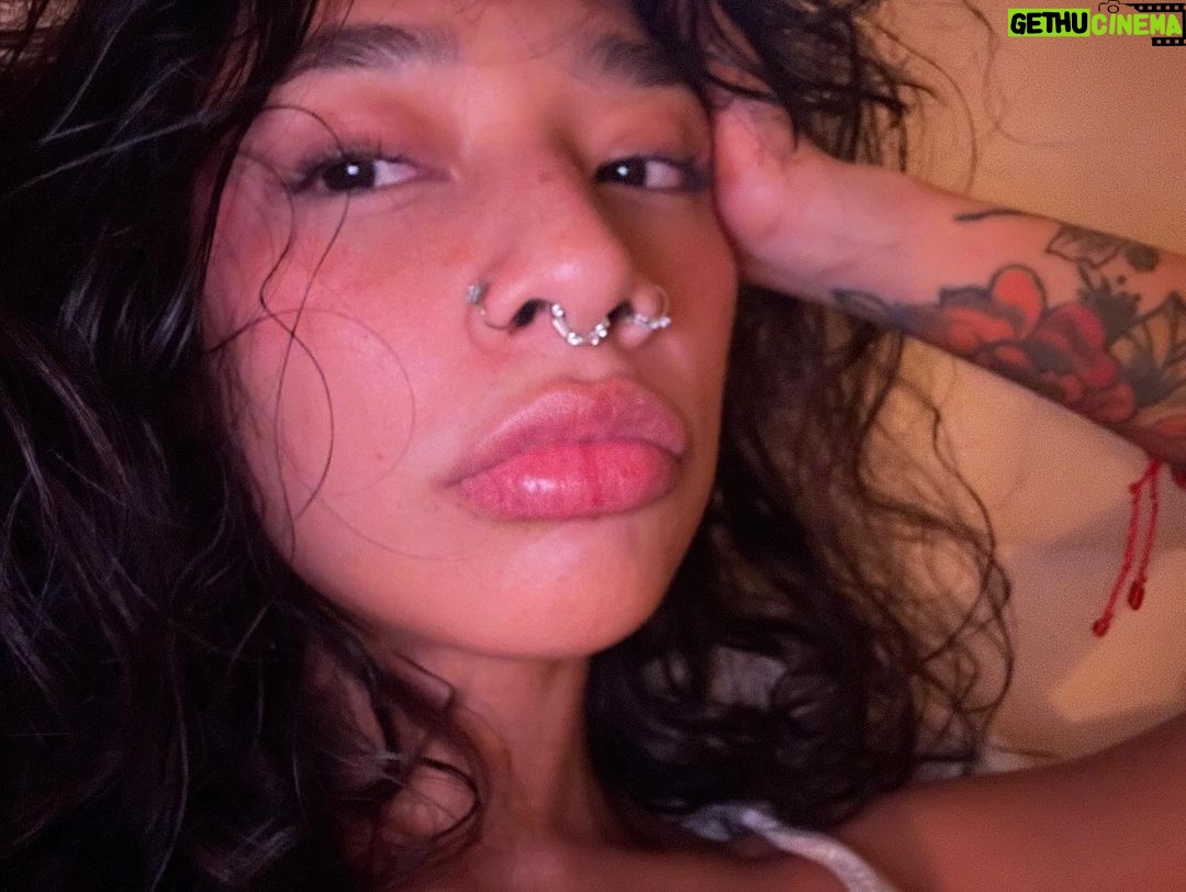 Lizeth Selene Instagram - messymessymessy