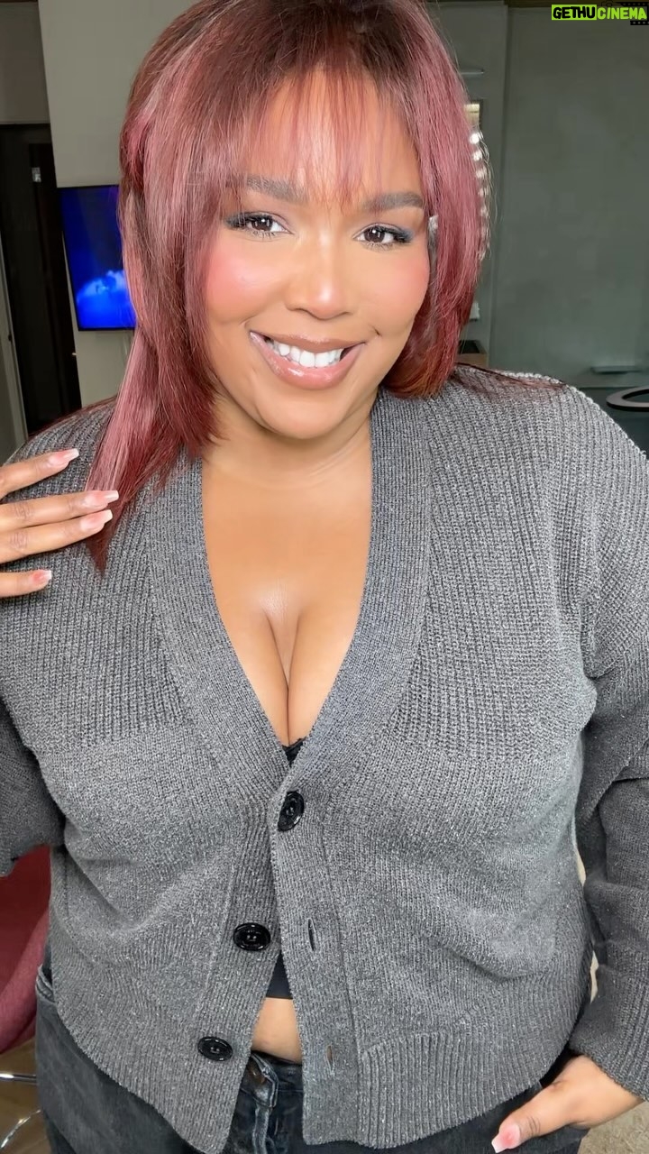 Lizzo Instagram - MY EYES ARE DOWN HERE 😤 #niceyitties