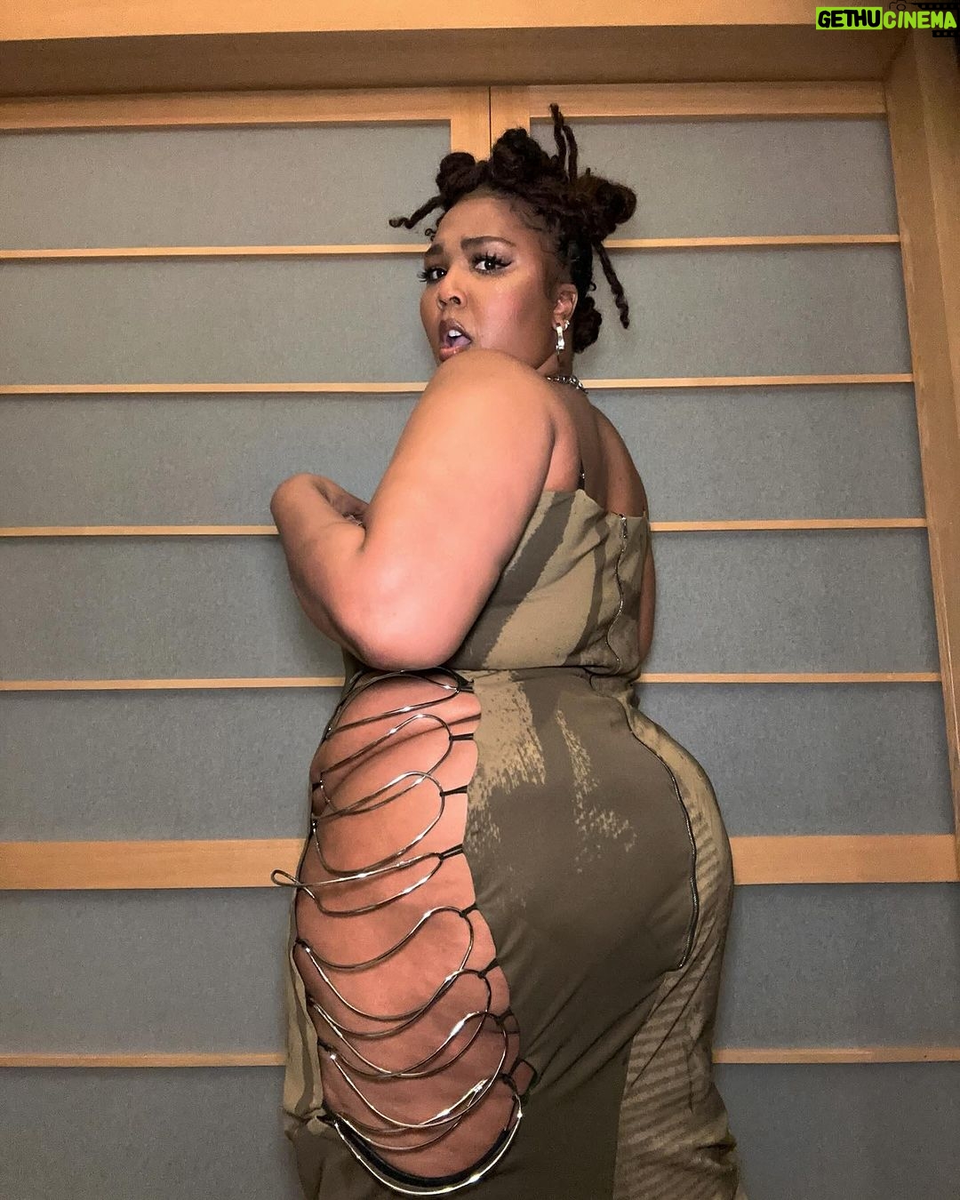 Lizzo Instagram - Keep yo foot on they necks all year 💎