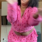 Lizzo Instagram - Pink hearted hoodie and joggers from @yitty 💖