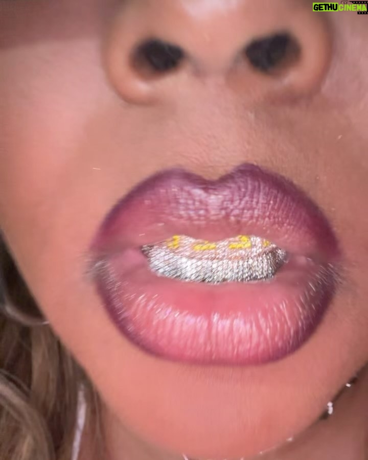 Lizzo Instagram - Open up my mouf n sunlight illuminate the darkš„¶