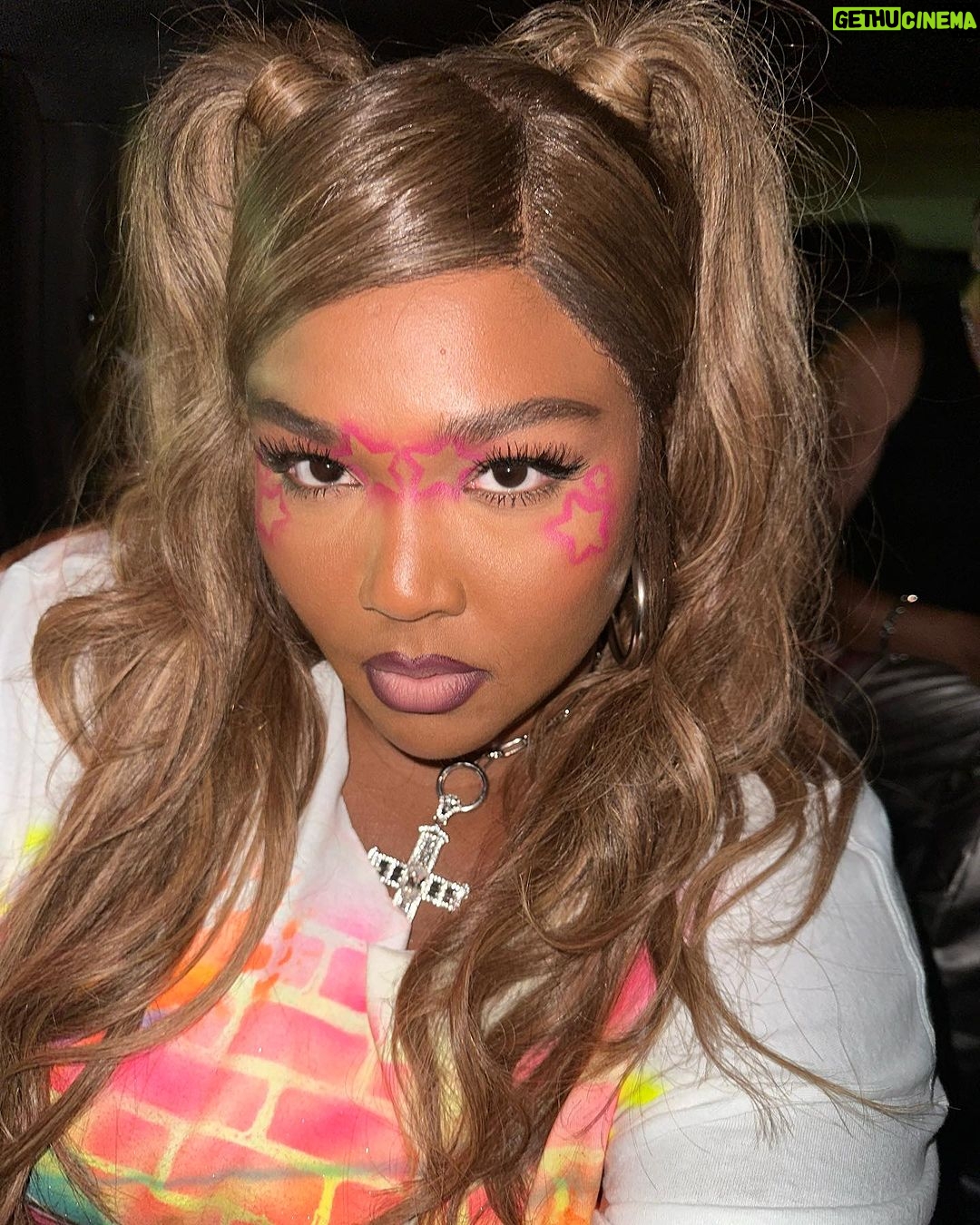Lizzo Instagram - WAKE UP… TIME TO PUT A LIL BIT OF MAKEUP