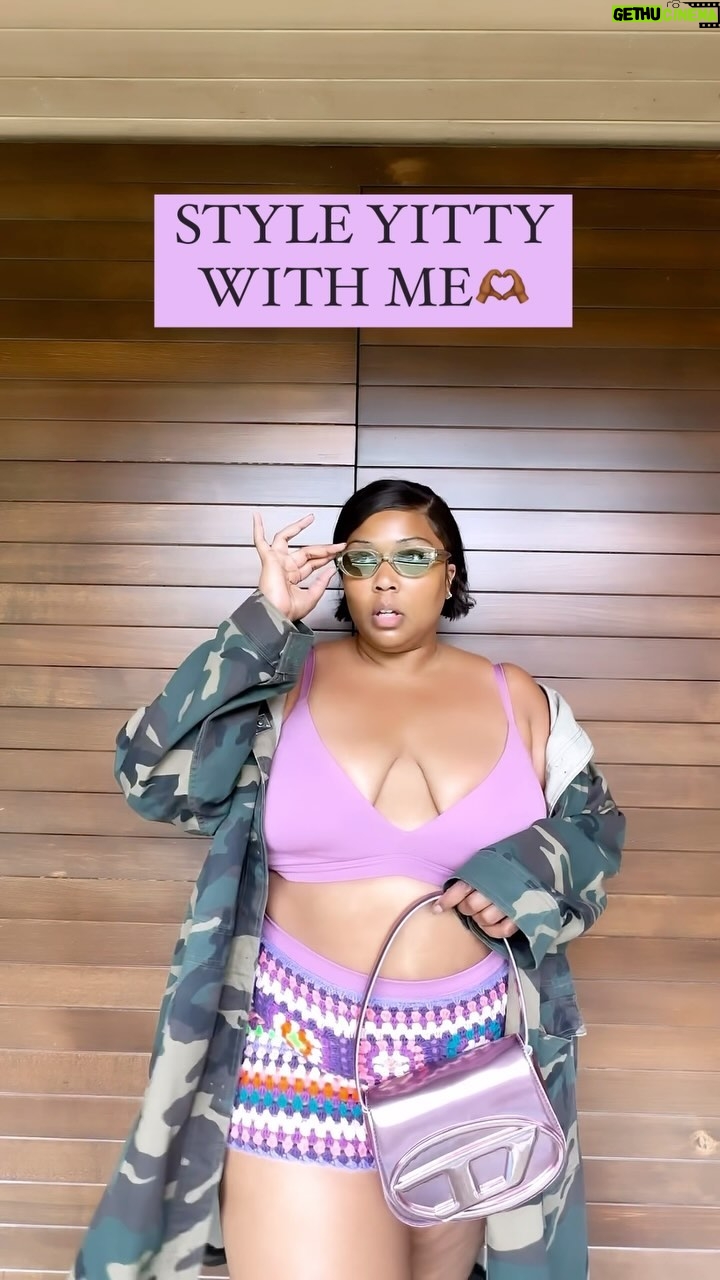Lizzo Instagram - If you’re reading this I hope you have a nice day @yitty