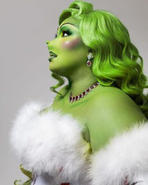 Lizzo Instagram - 🎄BINCHMAS🎄 

Ib: @hayden_williams 🎄

STYLED/CD: @reginaldreisman @matthewreisman 
PHOTO: @bonnienichoalds