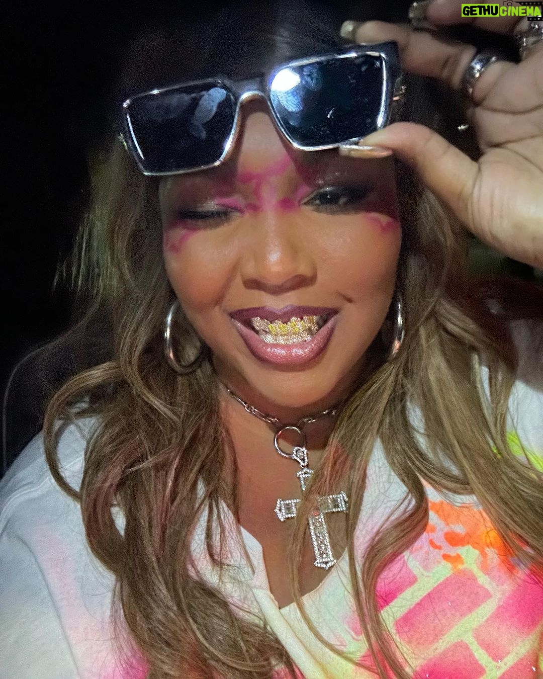 Lizzo Instagram - Open up my mouf n sunlight illuminate the darkš„¶