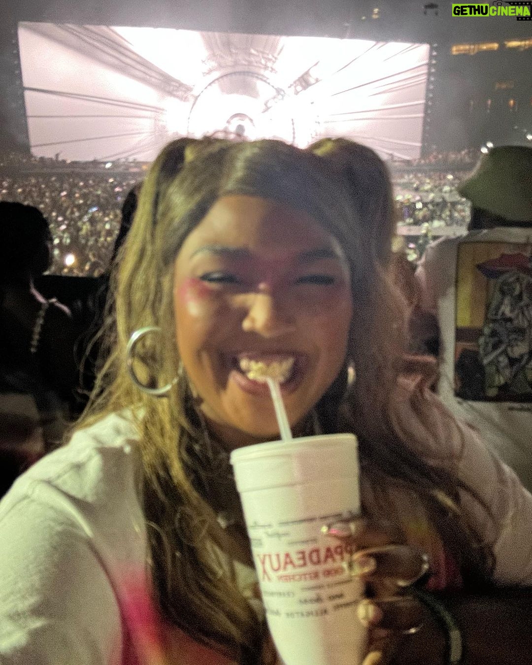 Lizzo Instagram - Open up my mouf n sunlight illuminate the darkš„¶