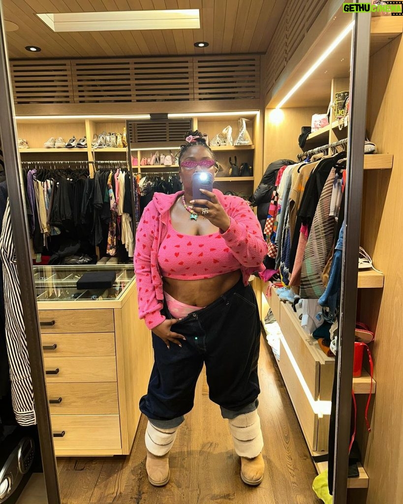 Lizzo Instagram - Actin skinny