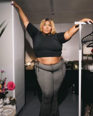 Lizzo Instagram - Aye.. I know there’s a lot of pop culture news and memes going on rn but…

THE GOVERNMENT JUST STATED *UNDER OATH* THAT THEY ARE IN POSSESSION OF UFOs AND NON-HUMAN ALIEN BODIES YALL

WTF