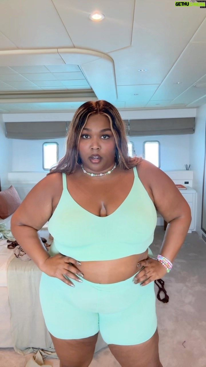 Lizzo Instagram - MY WI-FI IN IBIZA IS ASS I BEEN TRYING TO POST THIS SMOOTHED REALITY @YITTY HAUL FOR DAYS— I HOPE IT DIDNT SELL OUT ALREADY 😭