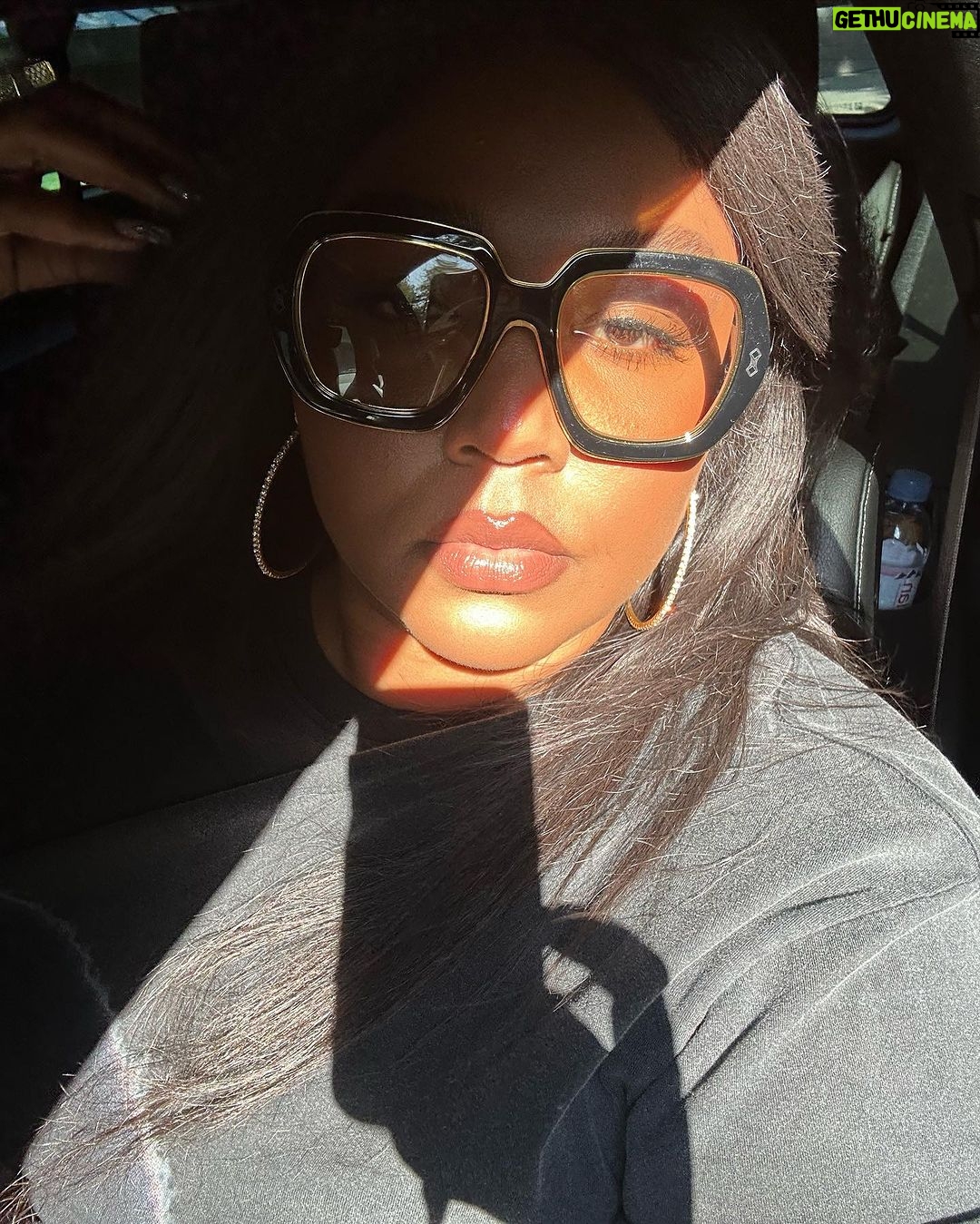 Lizzo Instagram - I’m grateful all the (fuckin) time😀