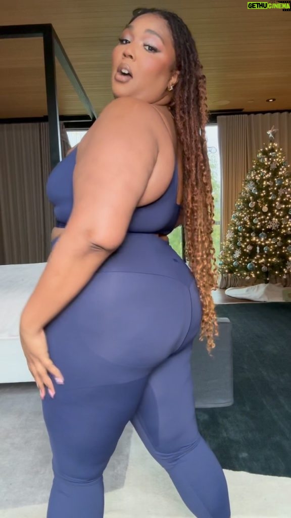 Lizzo Instagram - New Year, New Drop. Ultralift Leggings & Bra only at @YITTY