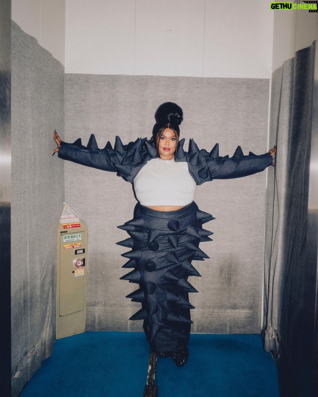 Lizzo Instagram - Japanese flute >>> Tokyo, Japan