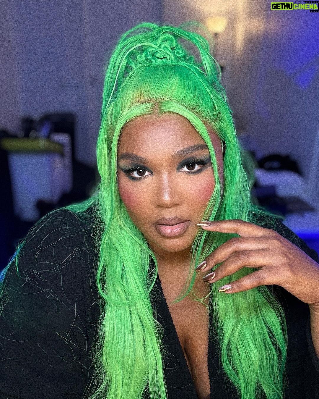 Lizzo Instagram - Green Glammour💚 @iwantalexx @theshelbyswain