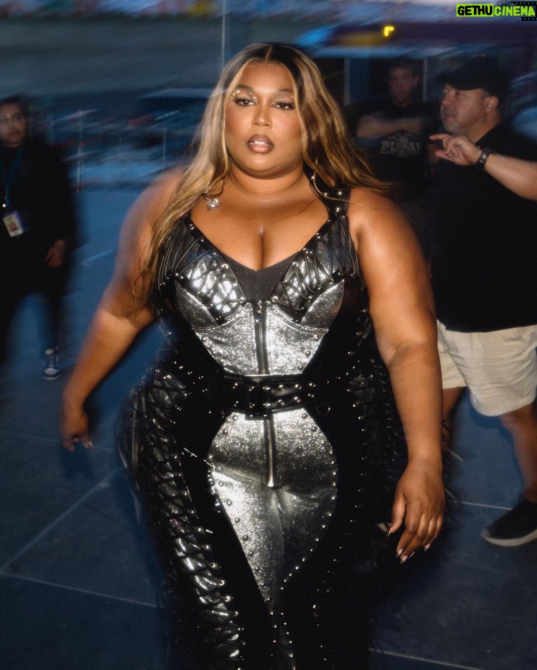 Lizzo Instagram - “TU ERES…. EL UNO BITCH” 😝😝😝 thank u Madrid 💖