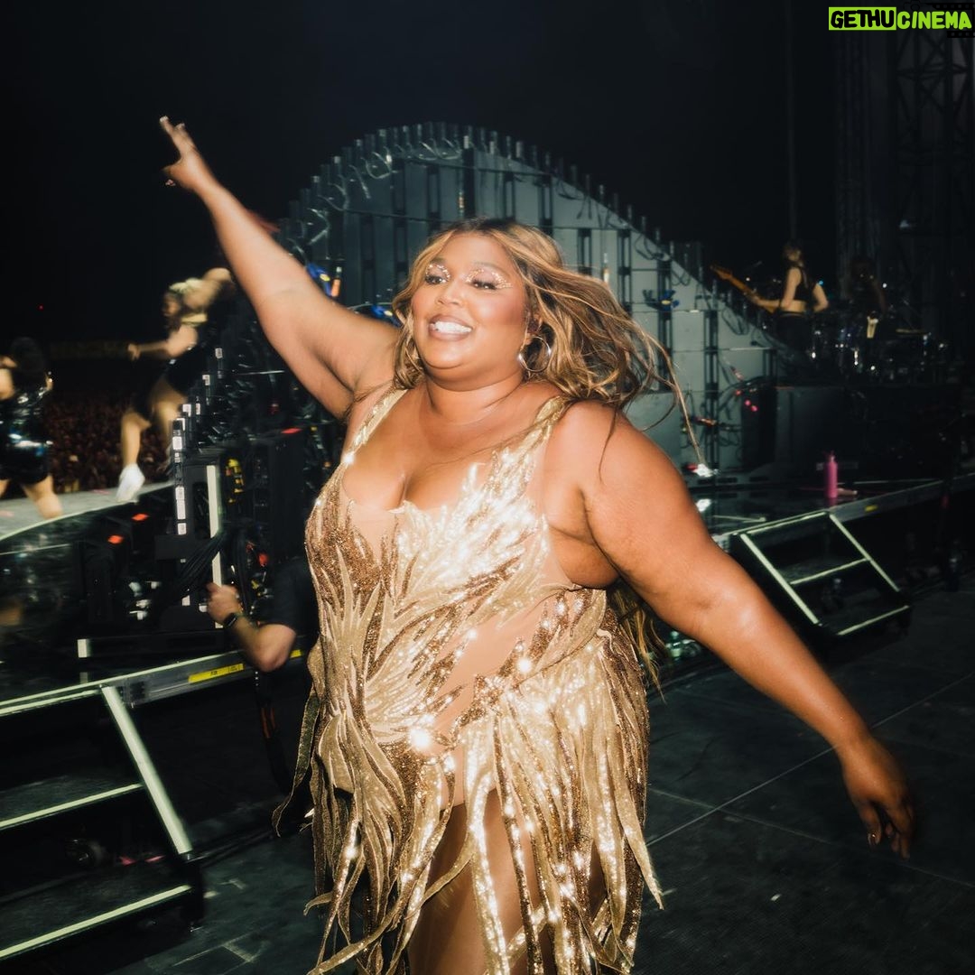 Lizzo Instagram - “TU ERES…. EL UNO BITCH” 😝😝😝 thank u Madrid 💖