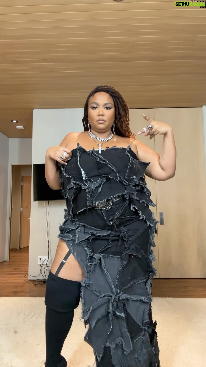 Lizzo Instagram - These days all I do is βπΎπ€