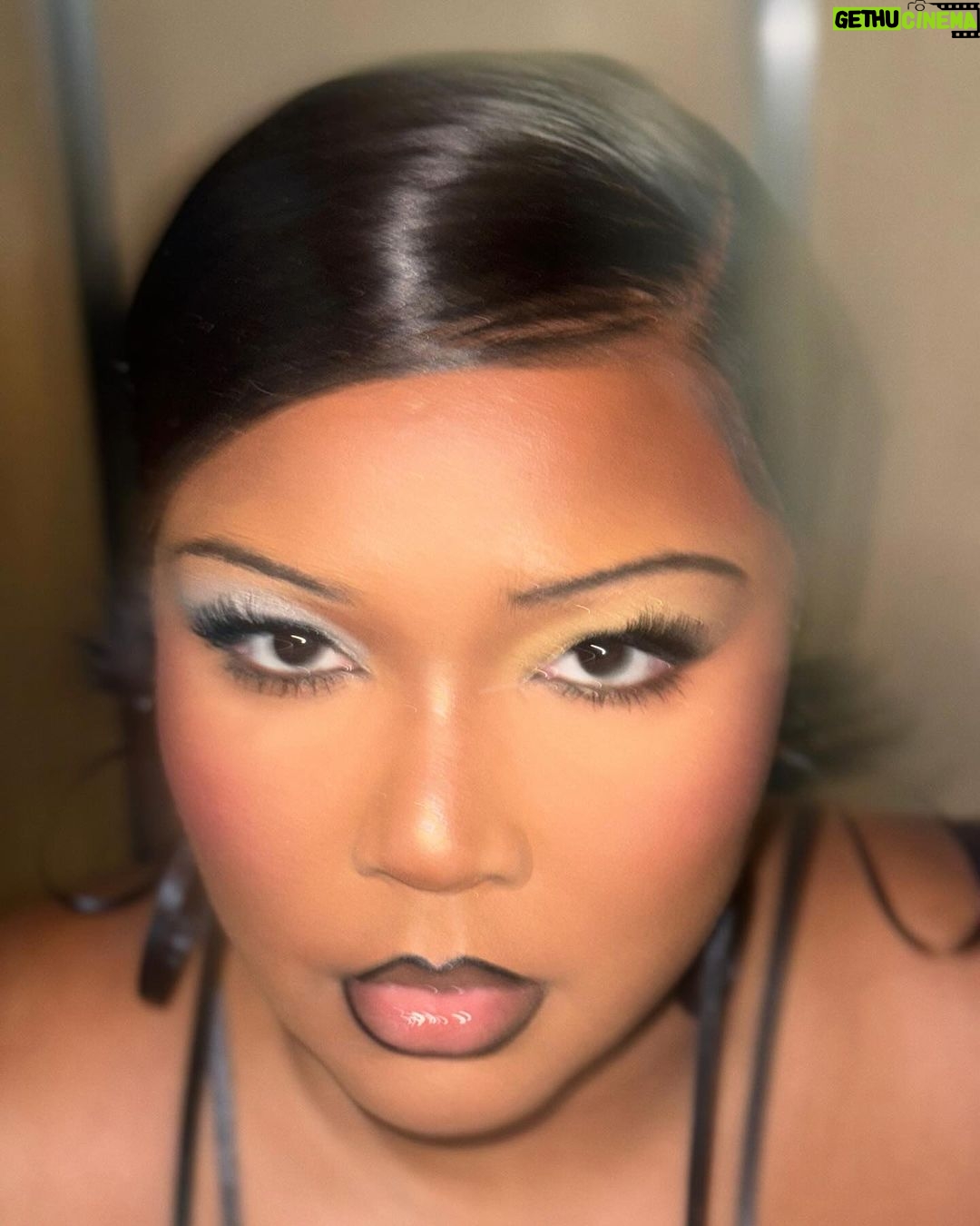 Lizzo Instagram - I was d*pressed like 20 mins ago but i just cried it out… im awesome idk why i keep forgetting that 🥲
