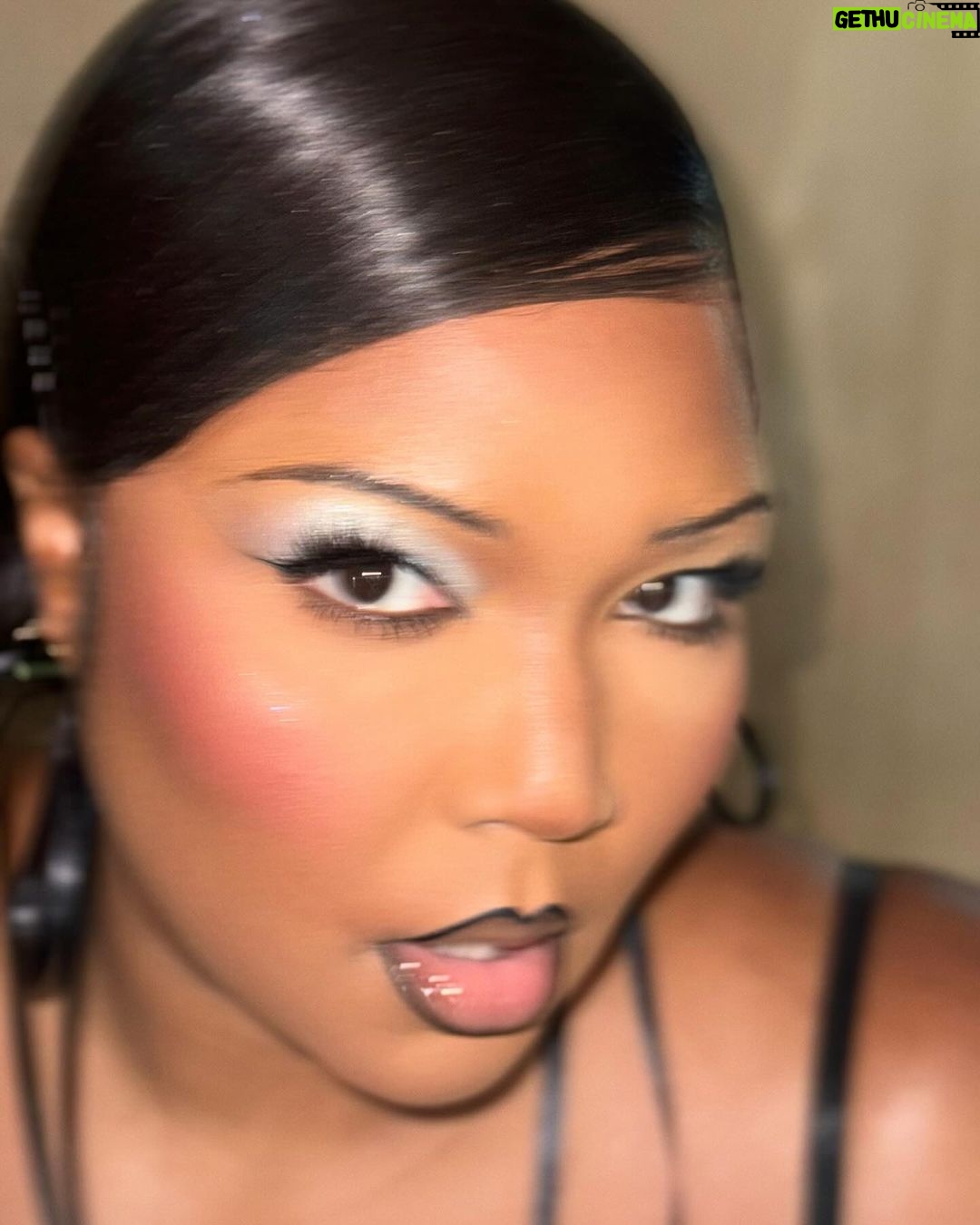 Lizzo Instagram - I was d*pressed like 20 mins ago but i just cried it out… im awesome idk why i keep forgetting that 🥲