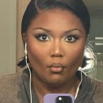 Lizzo Instagram - 🗣️Pussy so fat prolly gotta double chin 😘