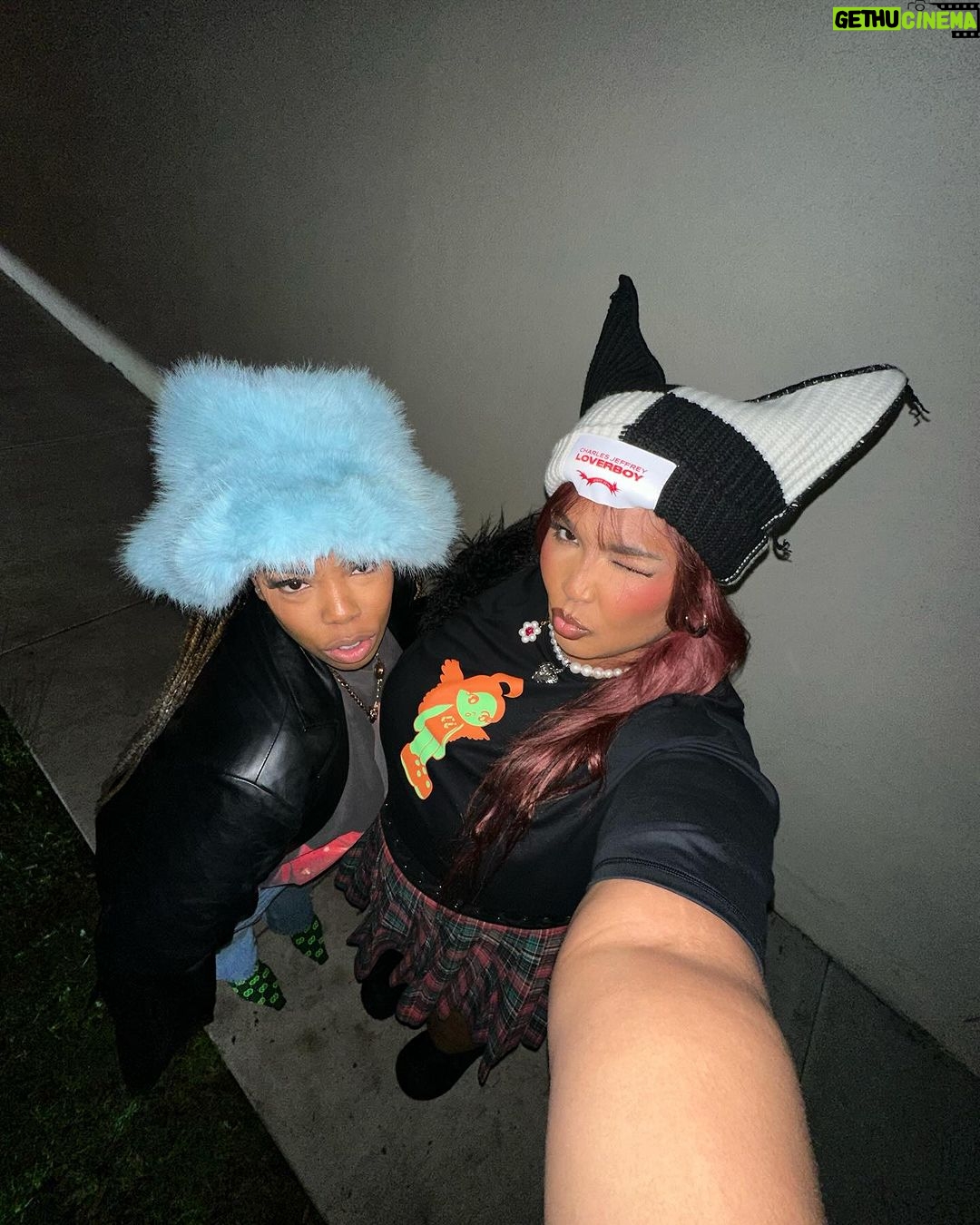 Lizzo Instagram - I PAY ATTENTION TO THINGS THAT MOST PEOPLE IGNORE 🫶🏾