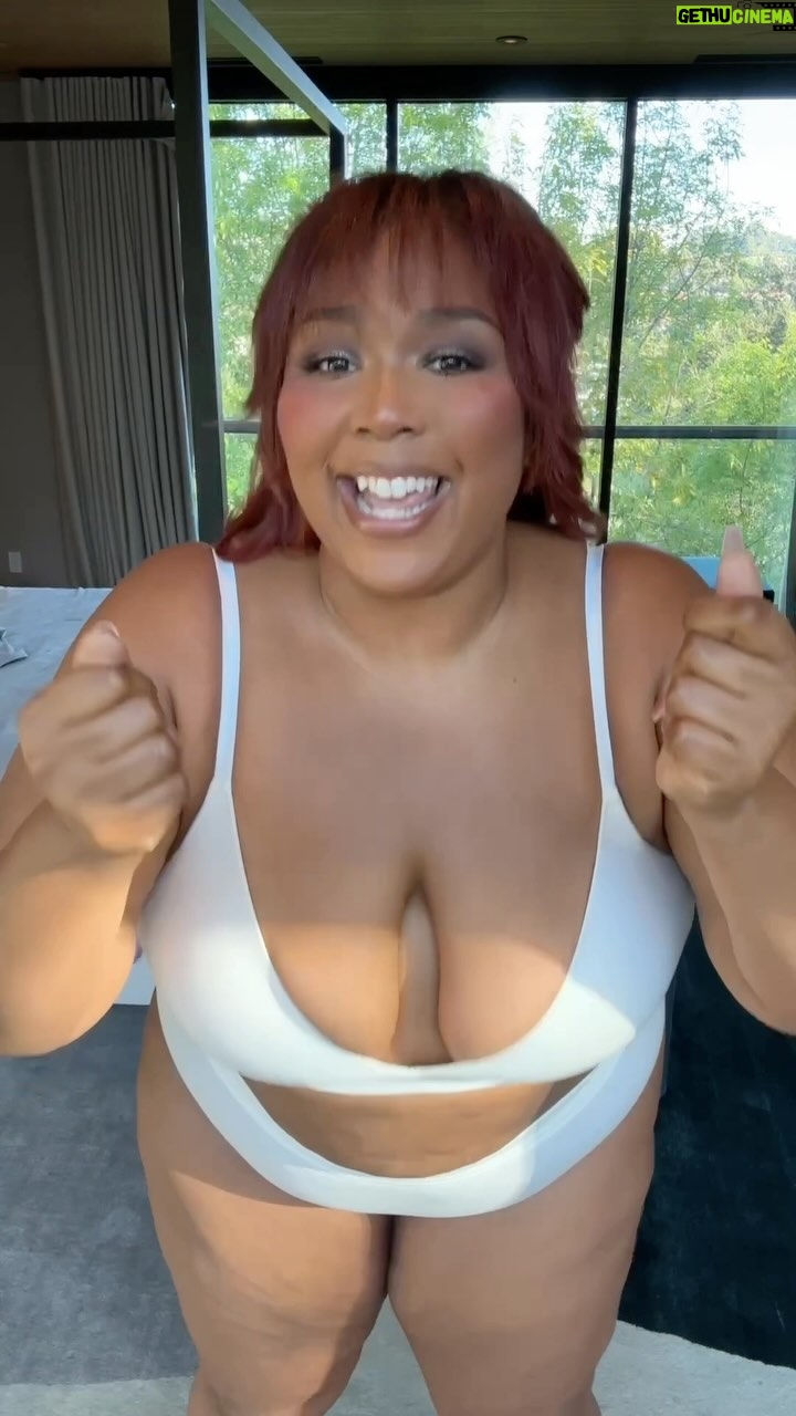 Lizzo Instagram - THE TOUCH… THE FEEL… OF ORGANIC COTTON! DROPPING TOMORROW @yitty 🫧