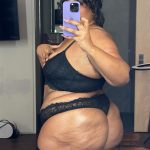 Lizzo Instagram - Y’all better not sleep on this lace lingerie from @yitty 😏
