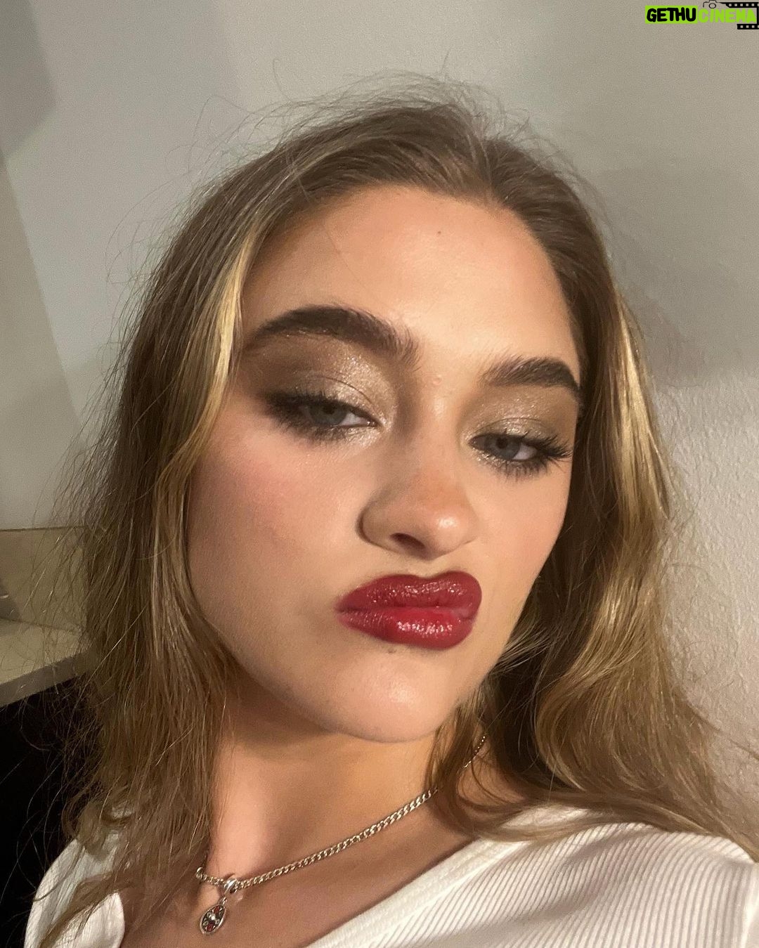 Lizzy Greene Instagram - puppies and paint