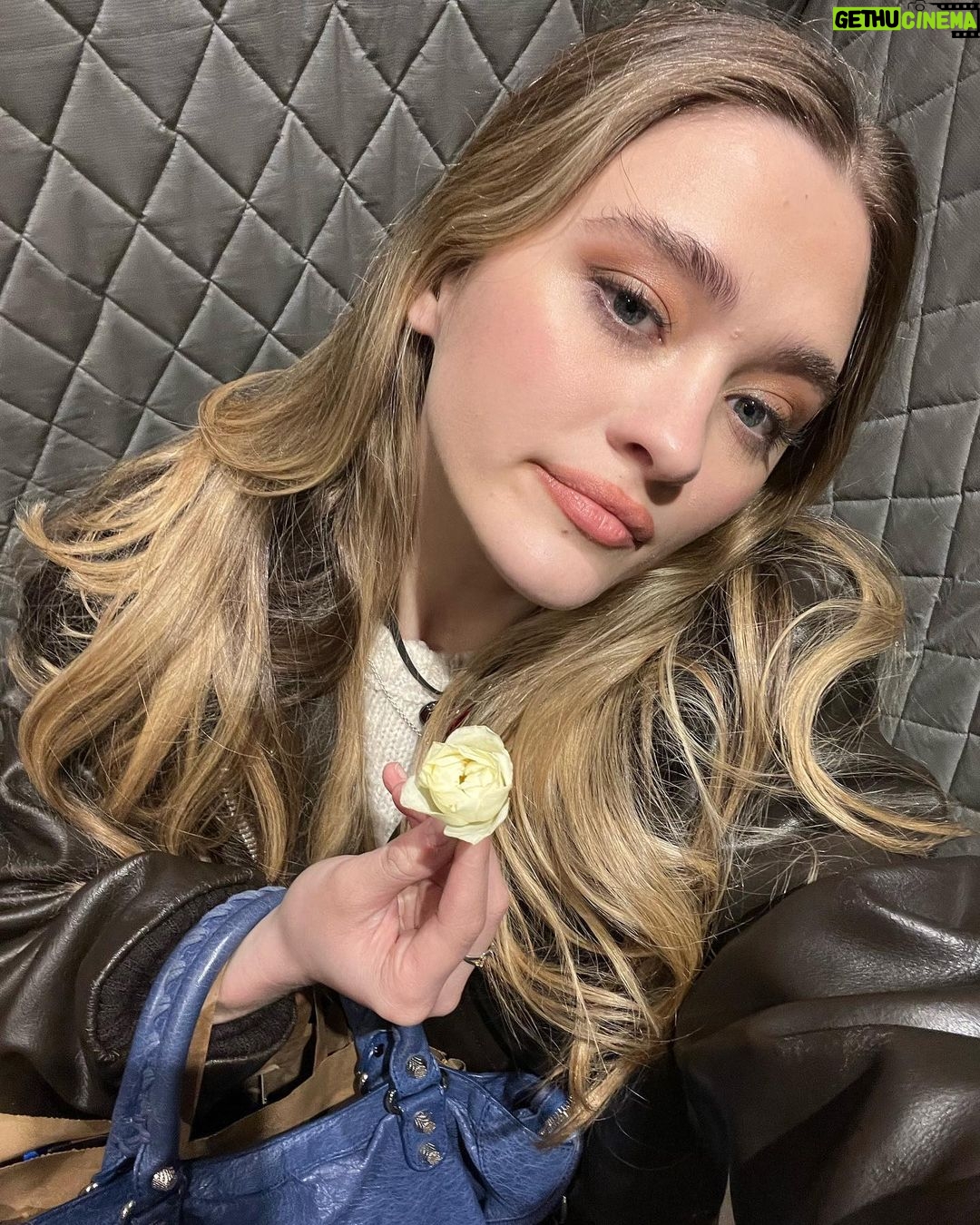 Lizzy Greene Instagram - city life is the life for meeee~❤️🔥