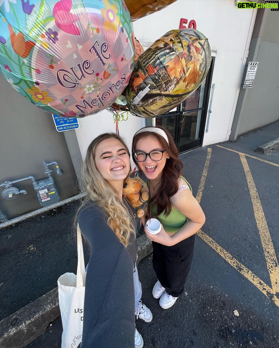 Lizzy Greene Instagram - city life is the life for meeee~❤️🔥
