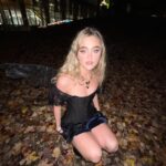 Lizzy Greene Instagram - happy halloweekend!!!☺️🖤🦋˳.⋅˙ॱᐧ.˳˳.⋅ʚĭɞ 𓆩 ♡ 𓆪