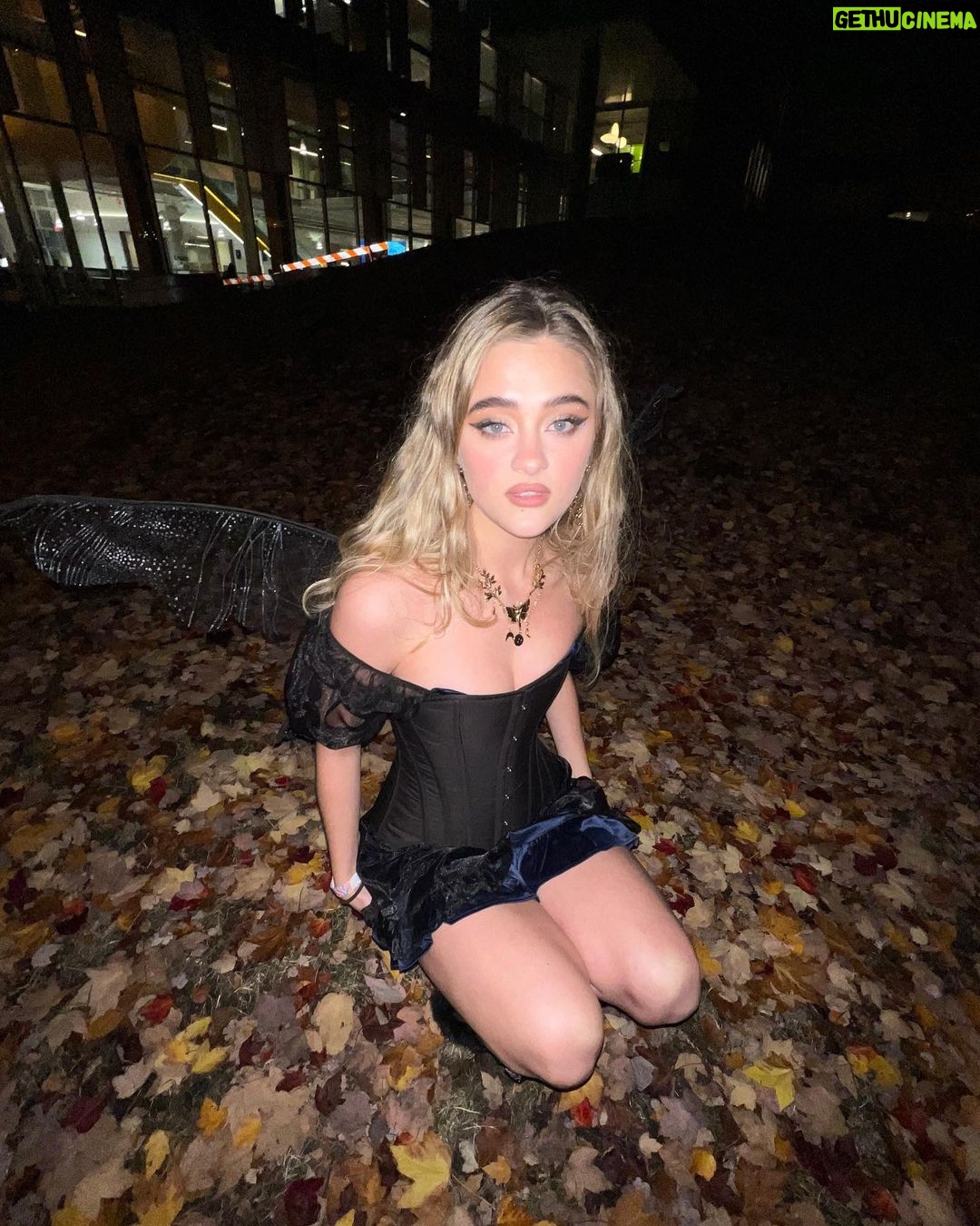 Lizzy Greene Instagram - happy halloweekend!!!☺️🖤🦋˳.⋅˙ॱᐧ.˳˳.⋅ʚĭɞ 𓆩 ♡ 𓆪