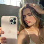 Lizzy Greene Instagram - 💞𝒻𝒶𝓂𝒾𝓁𝓎 𝓉𝒾𝑒𝓈🐈🤝🏼🐈‍⬛