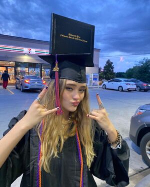 Lizzy Greene Instagram - #2021👩🏼‍🎓 !! lots of gratitude to those in my life that've helped and guided me through the years. and a massive shoutout to the teachers in CA, TX, and BC that've made my experience so much fun☺️tons of excitement for the next chapter in my life. long story short the mitochondria is the powerhouse of the cell. cheers