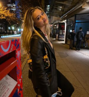 Lizzy Greene Instagram - happy late holidays friends🌃🤵🏼‍♀️