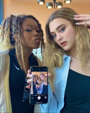 Lizzy Greene Instagram - a massive happy 21st bday to my literal sister!! 🥂❤️🎂✨｡⋆ʚïɞ⋆｡
