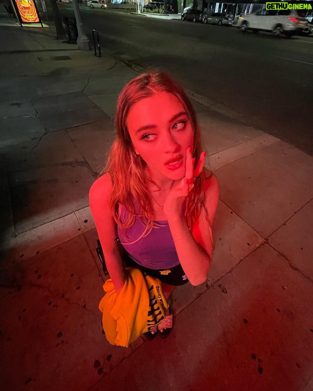 Lizzy Greene Instagram - sending love ଘ꒰੭˶• ༝ •˶꒱੭ .⋆。⋆༶⋆˙⊹❀♡