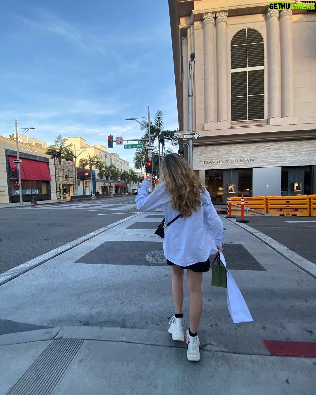 Lizzy Greene Instagram - ๐๐๐deuxiรจme maison๐๐๐ Los Angeles, California