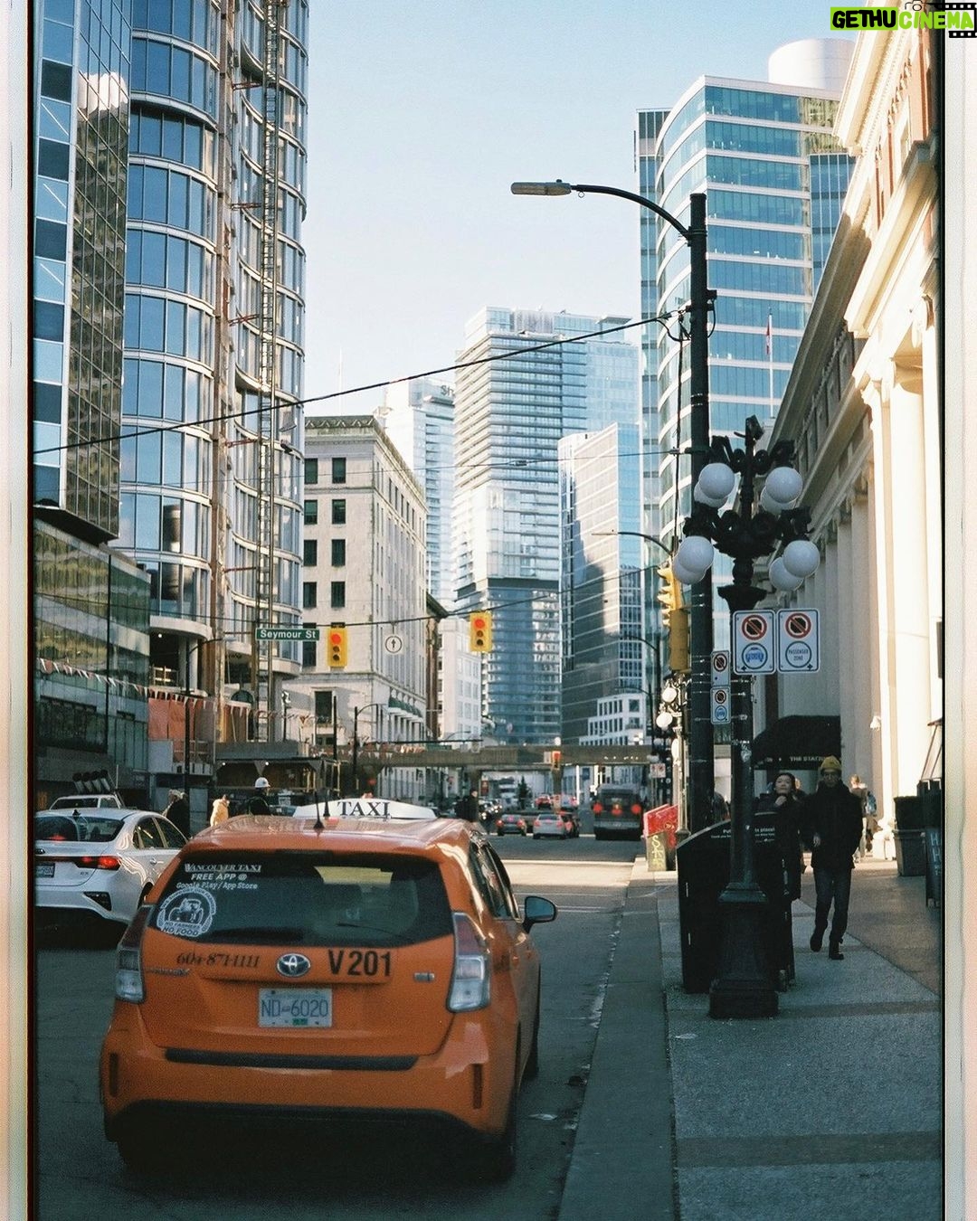 Lizzy Greene Instagram - life in vancity - told on my contax g2🎞