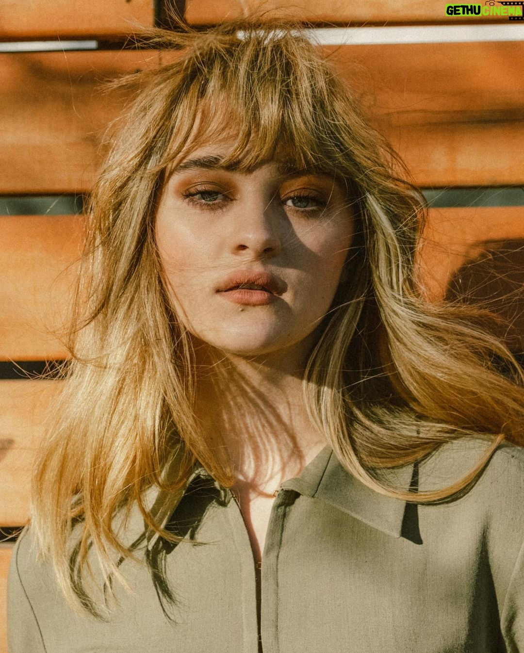 Lizzy Greene Instagram - bangs for the cover of @lemile's 10th anniversary issue 🗞🌷🌷💗