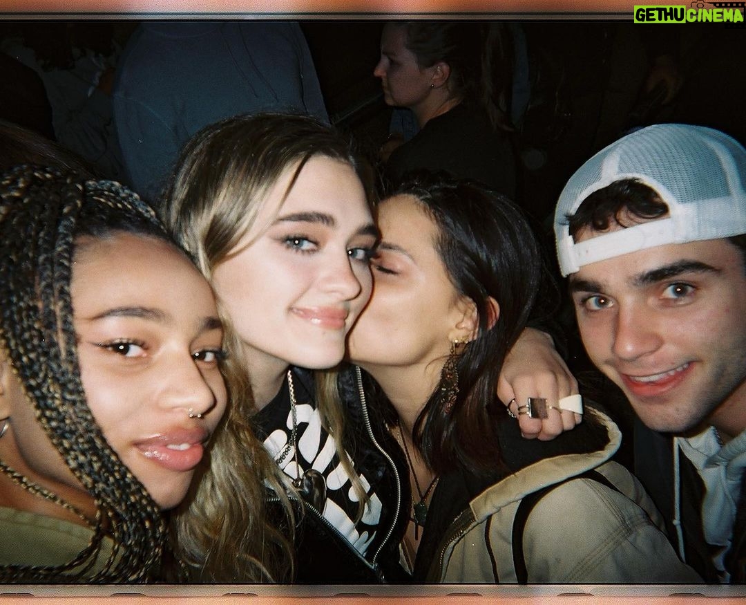 Lizzy Greene Instagram - the players of 2022♥️ happy new year